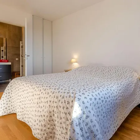 Appartement Les Arts-2 By Interhome