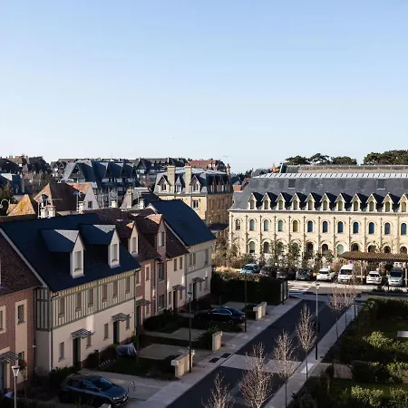 Appartement Les Arts-2 By Interhome